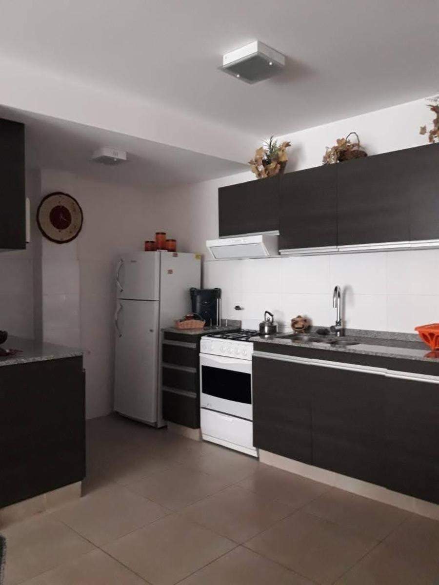 DEPARTAMENTO EN COMPLEJO FRENTE AL LAGO. UN DORMITORIO. PISCINA. GIM. SUM. HERMOSA VISTA AL LAGO — foto 4
