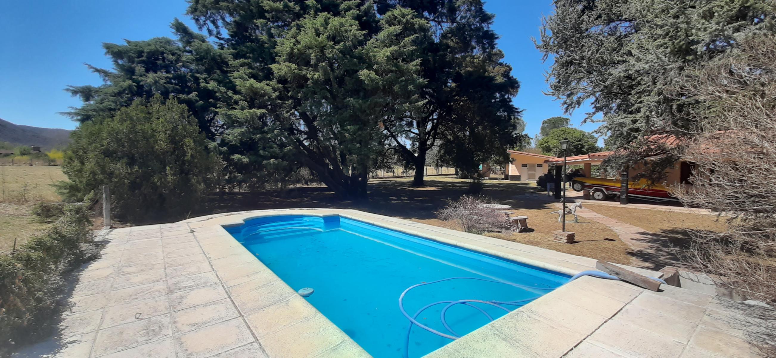 V83 - CASA 3 DORMITORIOS CON GRAN PARQUE Y PISCINA. — foto 10