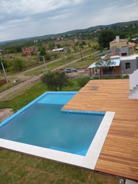 HERMOSO CHALET DE 1° CATEGORIA EN B° CERRADO DE MONTAÑA. PILETA-QUINCHO-COCHERA-CANCHA DE FUTBOL PROPIA — foto 5