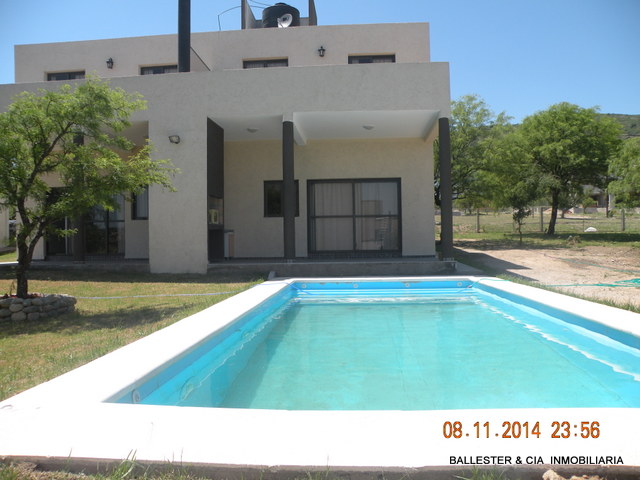 AMPLIO Y MODERNO CHALET – 3 DORMITORIOS – TERRAZA – PATIO – PISCINA – GALERIA CON ASADOR – HERMOSA VISTA — foto 5