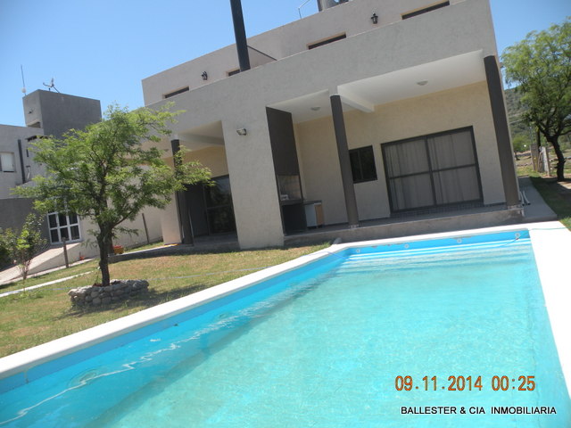 AMPLIO Y MODERNO CHALET – 3 DORMITORIOS – TERRAZA – PATIO – PISCINA – GALERIA CON ASADOR – HERMOSA VISTA — foto 6