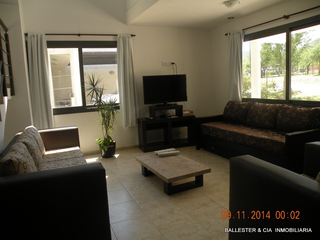 AMPLIO Y MODERNO CHALET – 3 DORMITORIOS – TERRAZA – PATIO – PISCINA – GALERIA CON ASADOR – HERMOSA VISTA — foto 10