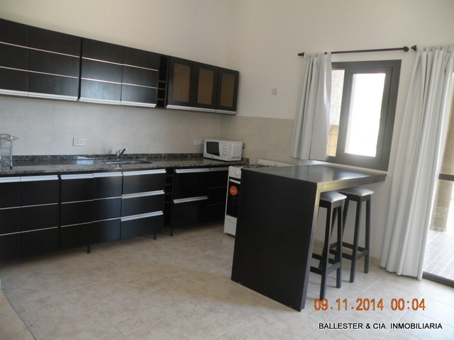 AMPLIO Y MODERNO CHALET – 3 DORMITORIOS – TERRAZA – PATIO – PISCINA – GALERIA CON ASADOR – HERMOSA VISTA — foto 13