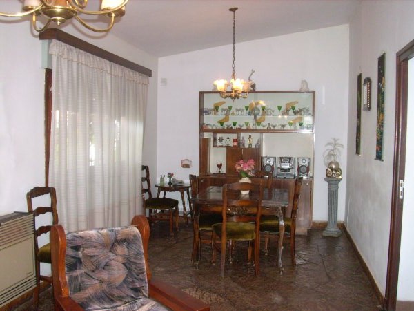 CHALET FRENTE AL LAGO CON PILETA Y PARQUE – HERMOSA VISTA PARA 6/7 PERSONAS — foto 6