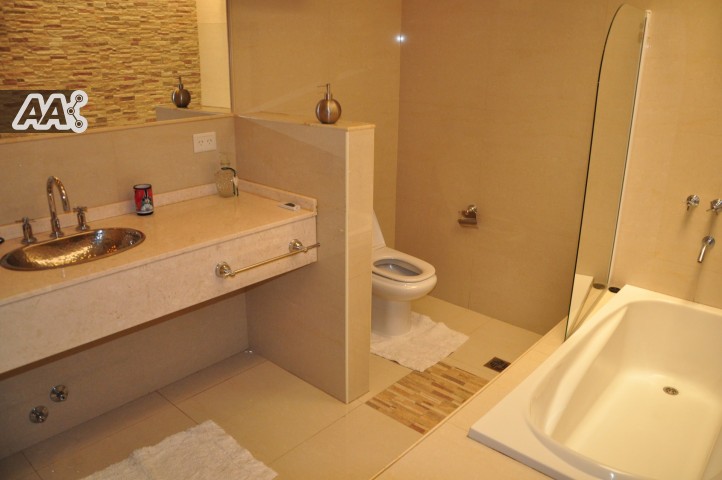 MUY LINDA CASA, CON PILETA, EN ZONA CÉNTRICA. PARA 7/8 PERSONAS — foto 4
