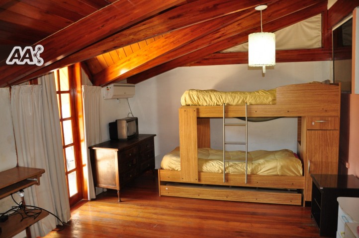 MUY LINDA CASA, CON PILETA, EN ZONA CÉNTRICA. PARA 7/8 PERSONAS — foto 5