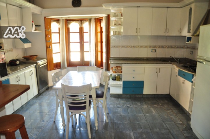 MUY LINDA CASA, CON PILETA, EN ZONA CÉNTRICA. PARA 7/8 PERSONAS — foto 6