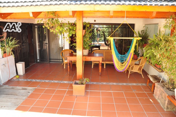 MUY LINDA CASA, CON PILETA, EN ZONA CÉNTRICA. PARA 7/8 PERSONAS — foto 14