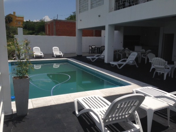 HERMOSA CASA CON VISTA PANORAMICA, PATIO, PILETA PARA 8 personas
