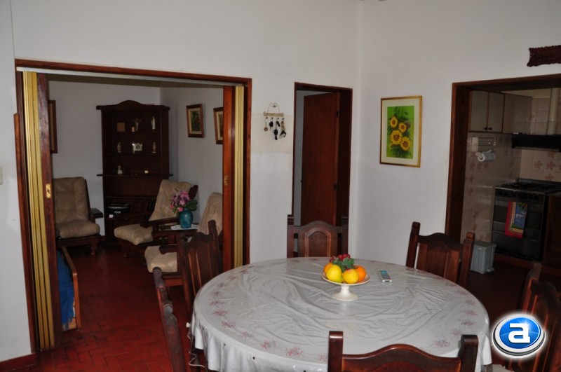 CHALET para 8 CON PARQUE, PISCINA, ASADOR, A 100 METROS DEL LAGO SAN ROQUE — foto 4