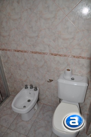 CHALET para 8 CON PARQUE, PISCINA, ASADOR, A 100 METROS DEL LAGO SAN ROQUE — foto 10