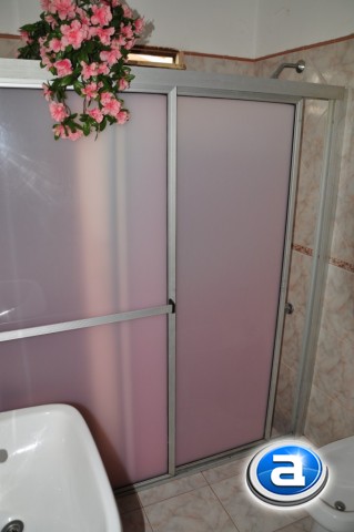 CHALET para 8 CON PARQUE, PISCINA, ASADOR, A 100 METROS DEL LAGO SAN ROQUE — foto 11