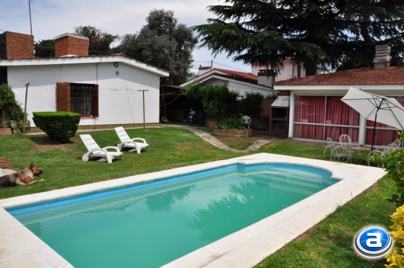 CHALET para 8 CON PARQUE, PISCINA, ASADOR, A 100 METROS DEL LAGO SAN ROQUE — foto 15