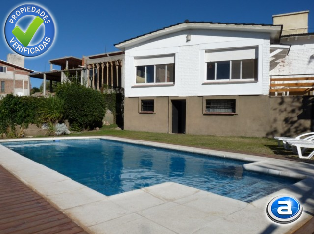 HERMOSO CHALET CON BAJADA PROPIA AL LAGO HERMOSA VISTA PANORAMICA PILETA-PARQUE-QUINCHO — foto 2