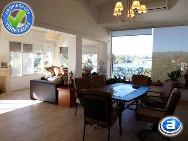 HERMOSO CHALET CON BAJADA PROPIA AL LAGO HERMOSA VISTA PANORAMICA PILETA-PARQUE-QUINCHO — foto 3