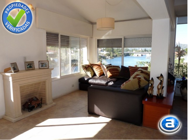 HERMOSO CHALET CON BAJADA PROPIA AL LAGO HERMOSA VISTA PANORAMICA PILETA-PARQUE-QUINCHO — foto 4