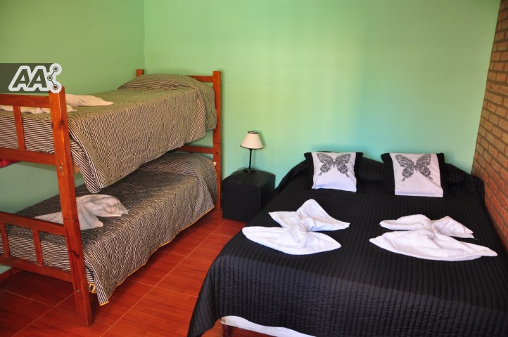 COMPLEJO TURISTICO. 2 CASAS + UN DEPTO CON COCHERA-PATIO-Y EQUIPAMIENTO FULL — foto 7