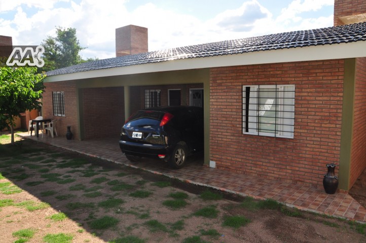 COMPLEJO TURISTICO. 2 CASAS + UN DEPTO CON COCHERA-PATIO-Y EQUIPAMIENTO FULL — foto 12