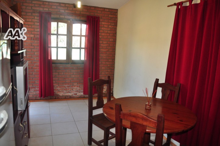 COMPLEJO TURISTICO. 2 CASAS + UN DEPTO CON COCHERA-PATIO-Y EQUIPAMIENTO FULL — foto 14