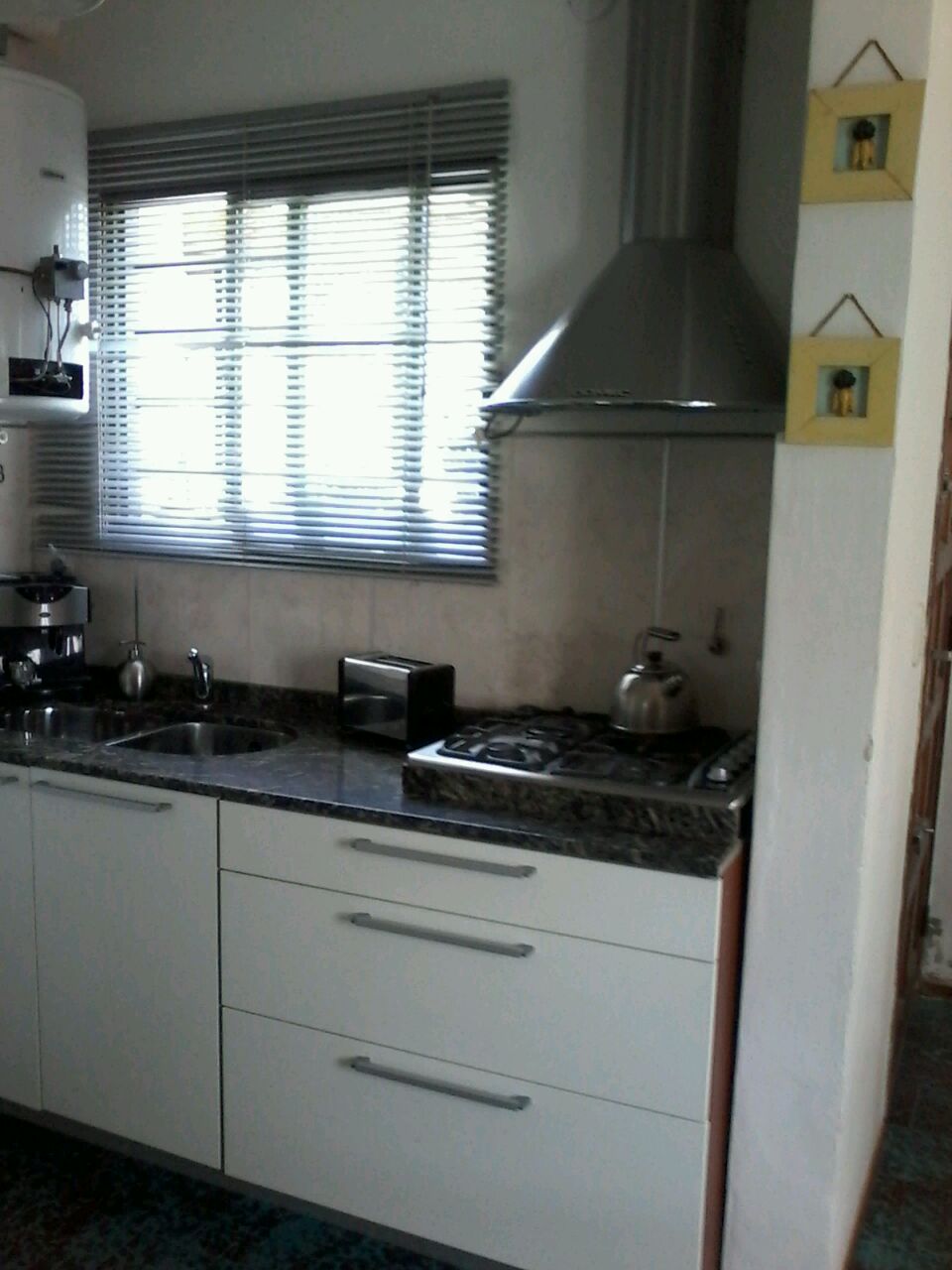 CHALET CON PARQUE / PISCINA / SOLARIUM / QUINCHO EN B° VILLA DEL LAGO — foto 2