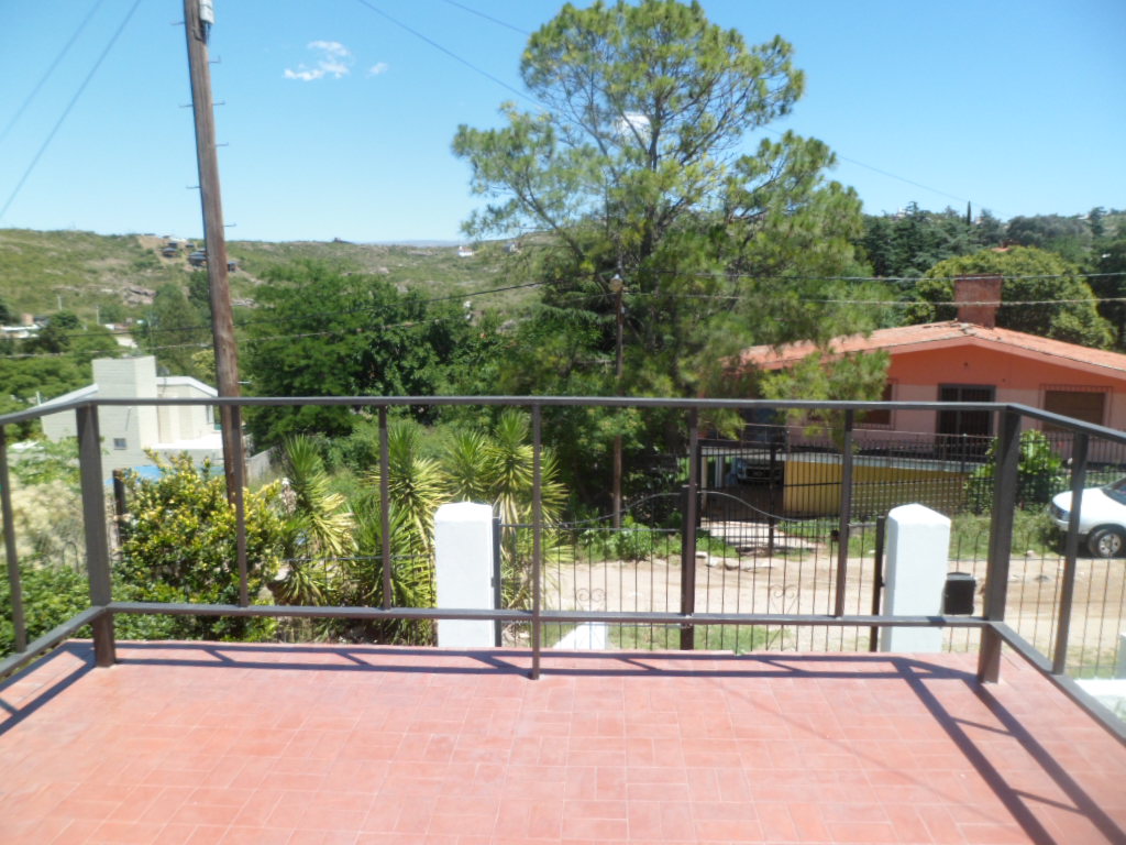 CHALET CON PARQUE / PISCINA / SOLARIUM / QUINCHO EN B° VILLA DEL LAGO — foto 8