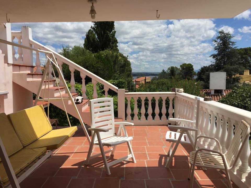 LINDO CHALET CON PILETA-QUINCHO BARRIO RESIDENCIAL DE EXCELENCIA- COSTA AZUL- CAPACIDAD 6 PERSONAS — foto 2