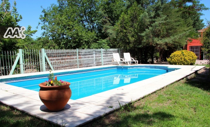 CHALET CON GRAN PARQUE - PISCINA EXCLUSIVA - QUINCHO - VISTA AL RIO - PARA 10 PERSONAS — foto 7