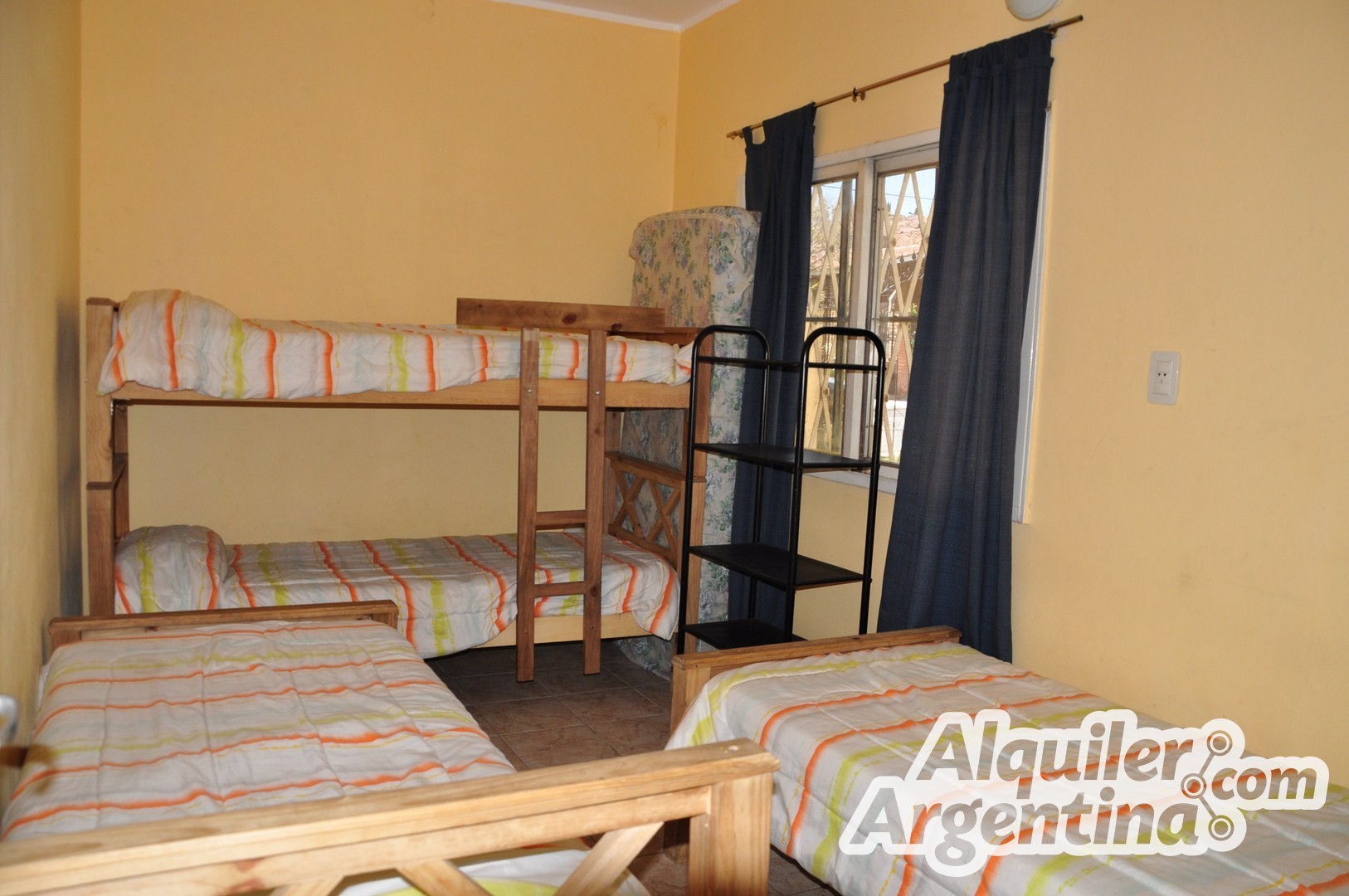 DOS CHALET CON PARQUE AMPLIO - PISCINA - COCHERA. PARA 16 PERSONAS — foto 2