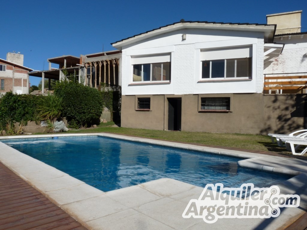 DEPARTAMENTOS AMPLIOS Y CONFORTABLES CON PARQUE - PISCINA Y COSTA PROPIA SOBRE EL LAGO SAN ROQUE HERMOSOS — foto 8