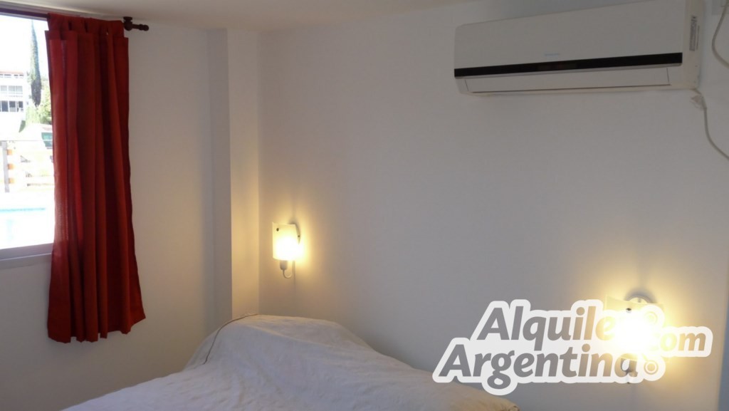 DEPARTAMENTOS AMPLIOS Y CONFORTABLES CON PARQUE - PISCINA Y COSTA PROPIA SOBRE EL LAGO SAN ROQUE HERMOSOS — foto 10