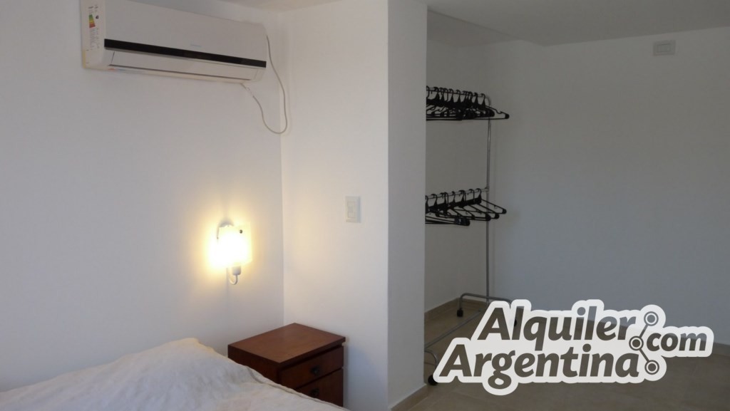 DEPARTAMENTOS AMPLIOS Y CONFORTABLES CON PARQUE - PISCINA Y COSTA PROPIA SOBRE EL LAGO SAN ROQUE HERMOSOS — foto 11