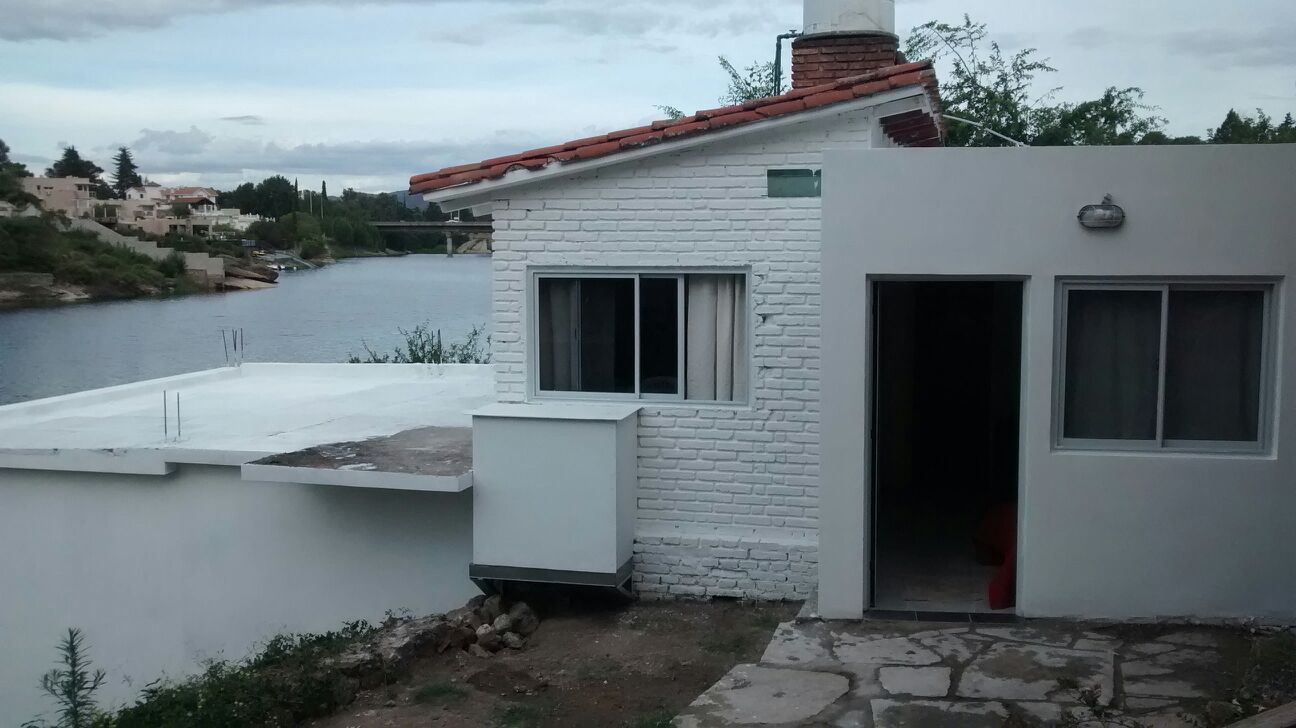 DEPARTAMENTOS AMPLIOS Y CONFORTABLES CON PARQUE - PISCINA Y COSTA PROPIA SOBRE EL LAGO SAN ROQUE HERMOSOS — foto 14