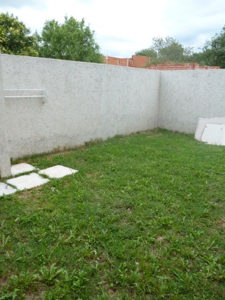 MODERNO DUPLEX. PARA 5 PERSONAS. DOS DORMITORIOS. COCHERA.PATIO CON ASADOR. PISCINA COMPARTIDA