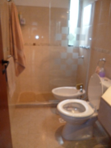 MODERNO DUPLEX. PARA 5 PERSONAS. DOS DORMITORIOS. COCHERA.PATIO CON ASADOR. PISCINA COMPARTIDA — foto 10
