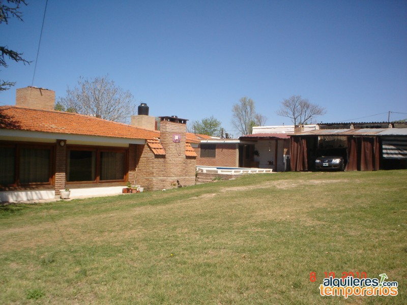 CASITA CON GRAN PARQUE - PISCINA - QUINCHO - EQUIPAMIENTO FULL - PARA 6 PERSONAS — foto 2