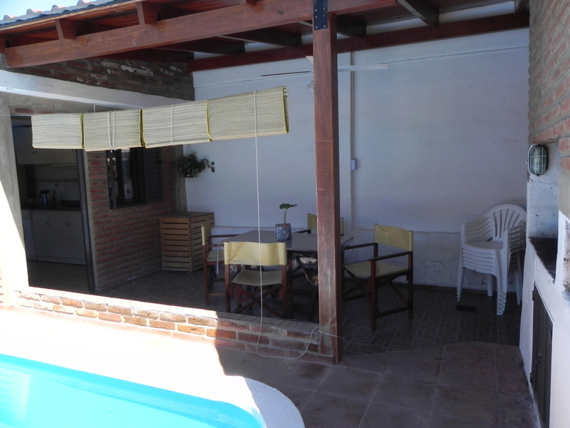 CASITA CON GRAN PARQUE - PISCINA - QUINCHO - EQUIPAMIENTO FULL - PARA 6 PERSONAS — foto 5