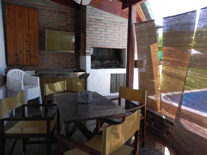 CASITA CON GRAN PARQUE - PISCINA - QUINCHO - EQUIPAMIENTO FULL - PARA 6 PERSONAS — foto 10