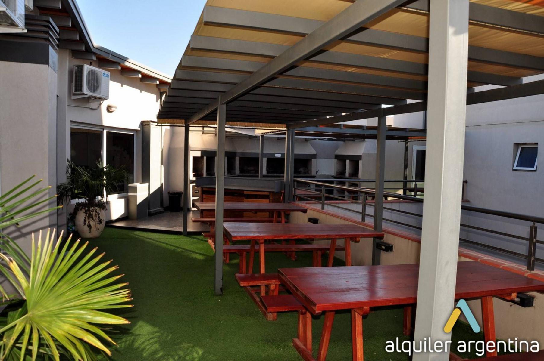 DEPARTAMENTOS EN PLENO CENTRO DE CARLOS PAZ. CON PISCINA - QUINCHO - COCHERA - TERRAZA - COCHERA. EQUIPAMIENTO FULL — foto 5