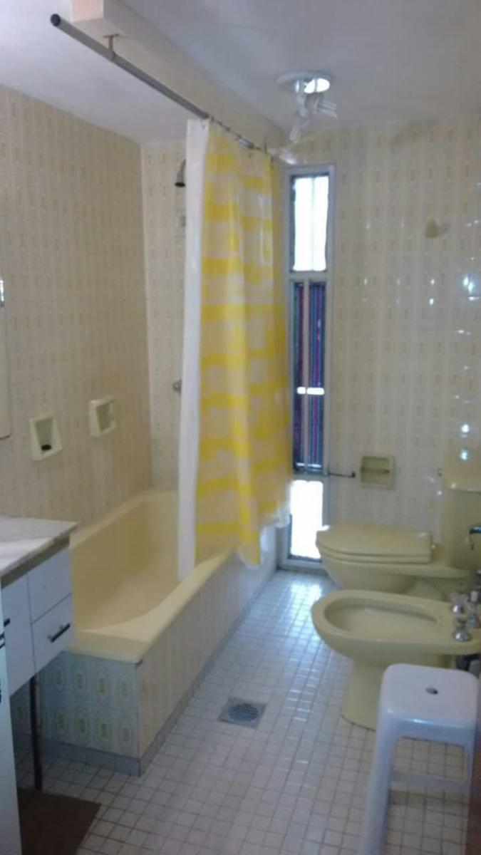 CASA CON PILETA PROXIMA AL CENTRO — foto 4