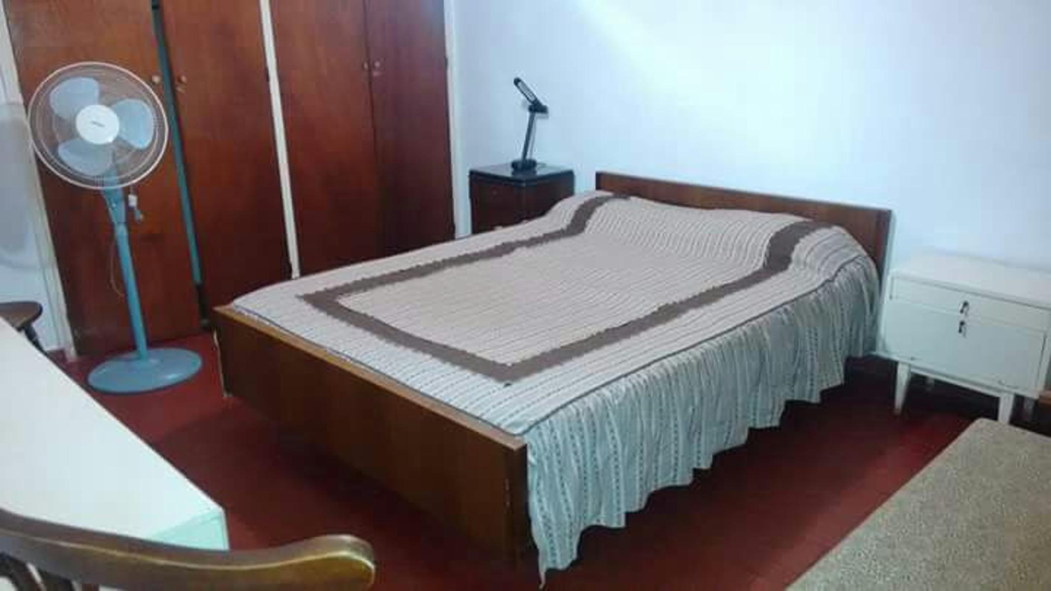 CASA CON PILETA PROXIMA AL CENTRO — foto 5