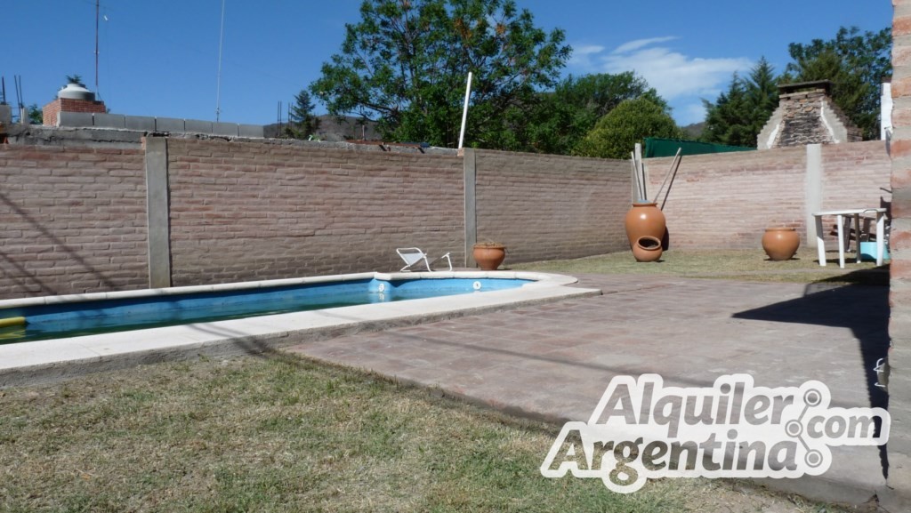 DEPTO A UNA CUADRA DEL RIO CON PILETA-PATIO-COCHERA Y ASADOR — foto 2
