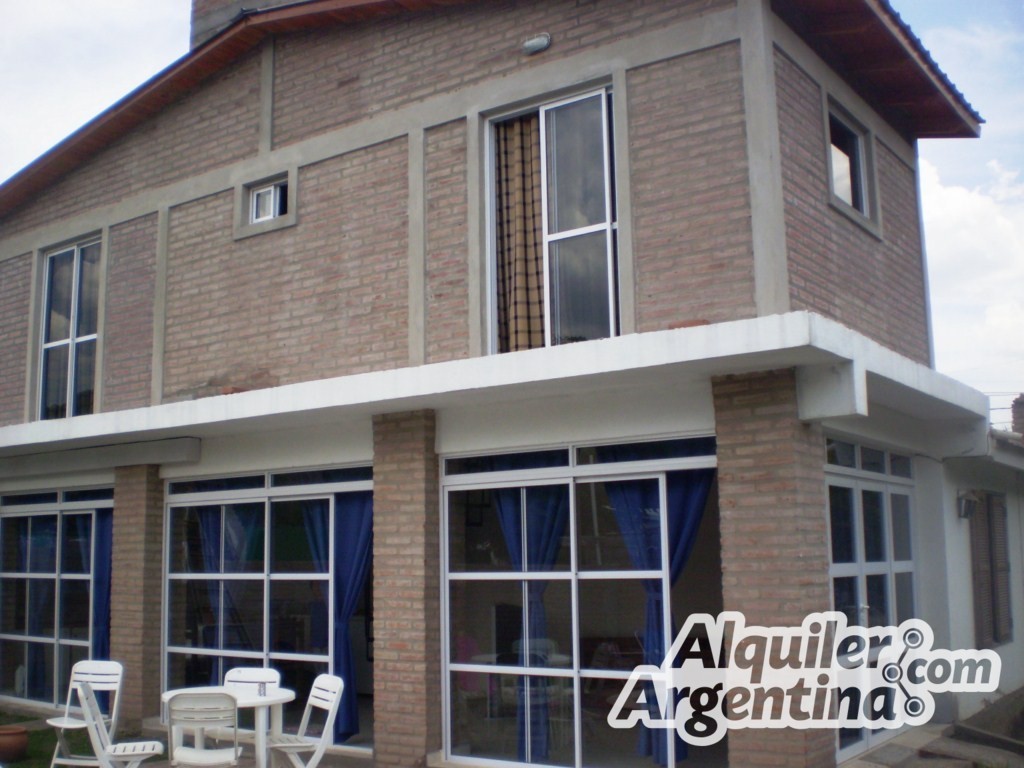 DEPTO A UNA CUADRA DEL RIO CON PILETA-PATIO-COCHERA Y ASADOR — foto 5
