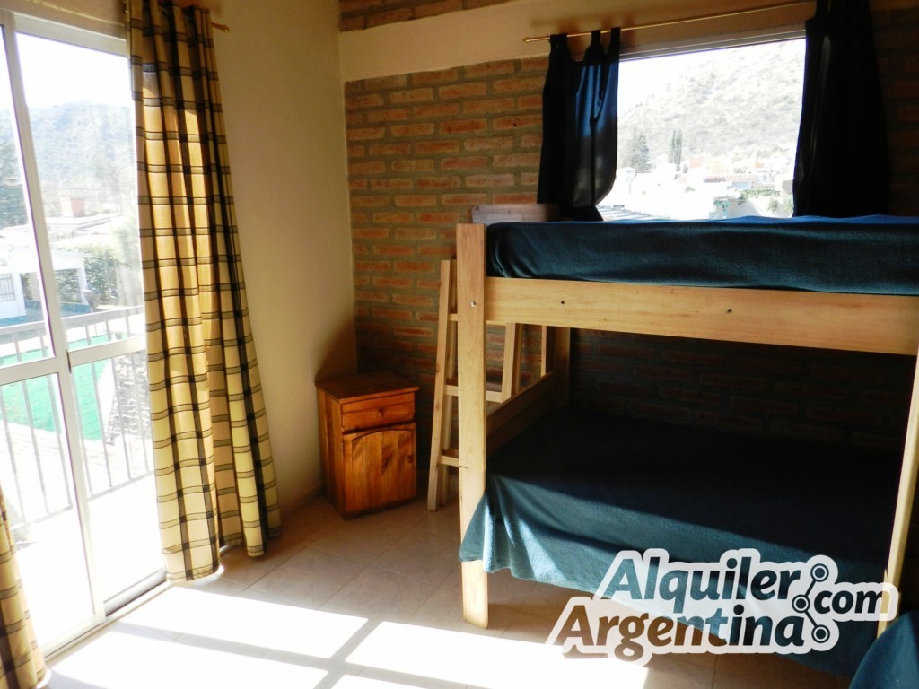 DEPTO A UNA CUADRA DEL RIO CON PILETA-PATIO-COCHERA Y ASADOR — foto 9