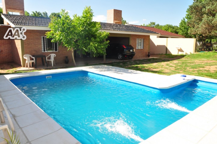 DEPARTAMENTO AMPLIO CON COCHERA Y PILETA
