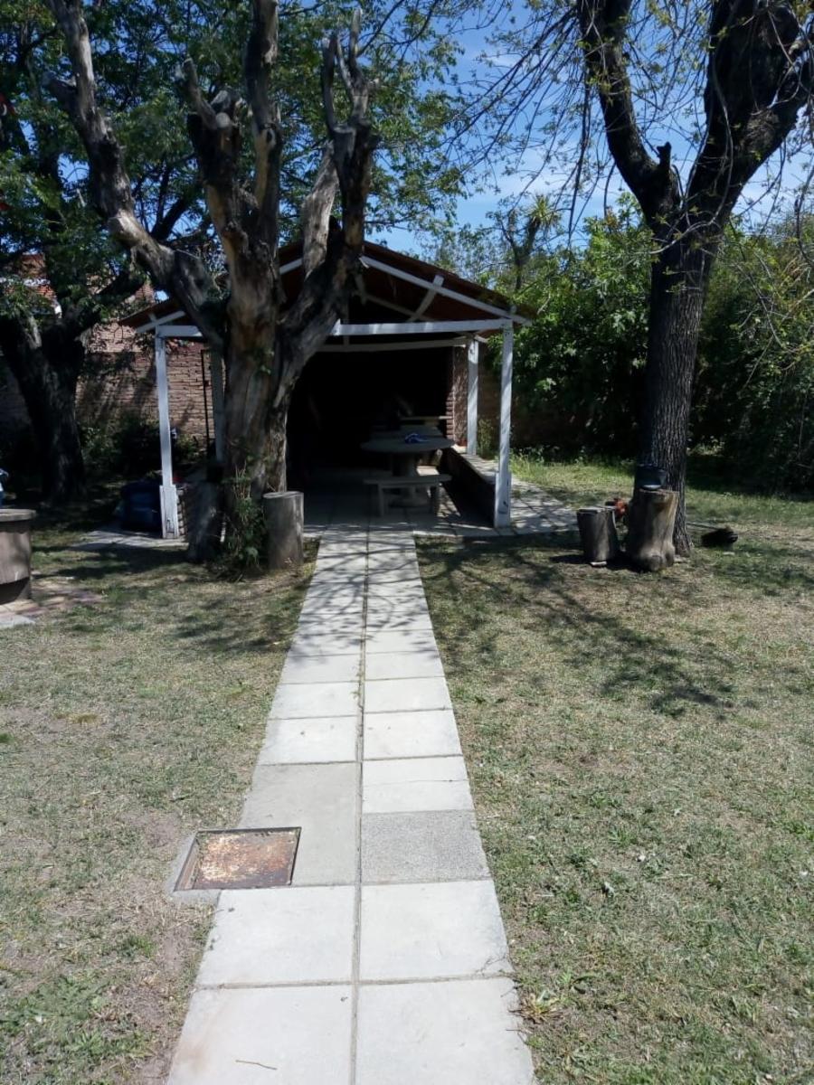 CASA CON PARQUE-QUINCHO-COCHERA A UNA CUADRA DEL RIO. PARA 5-7 PERSONAS — foto 4