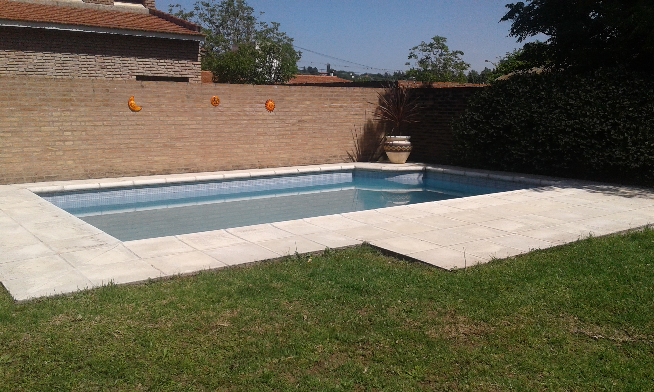CASA PARA 8 PERSONAS CON PARQUE-QUINCHO-PILETA-GARAJE. A UNA CUADRA DEL RIO!! — foto 12