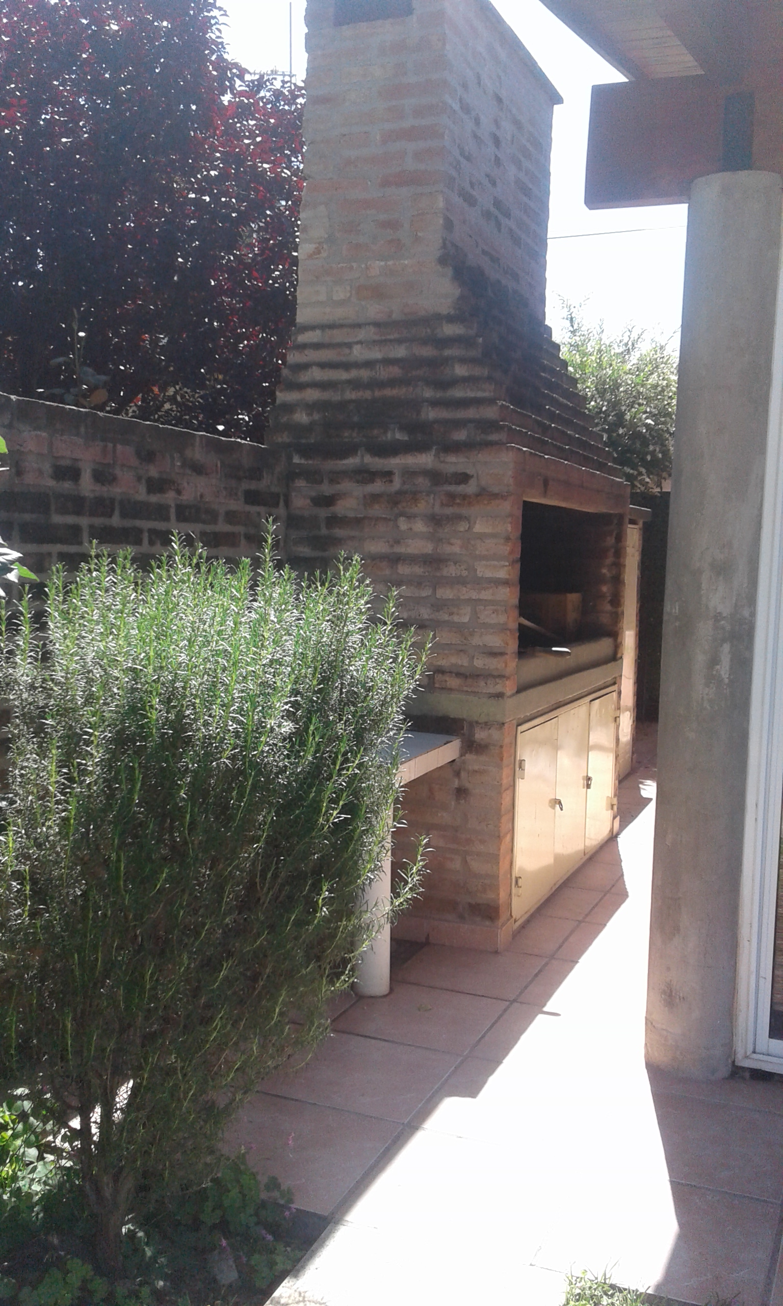 CASA PARA 8 PERSONAS CON PARQUE-QUINCHO-PILETA-GARAJE. A UNA CUADRA DEL RIO!! — foto 13