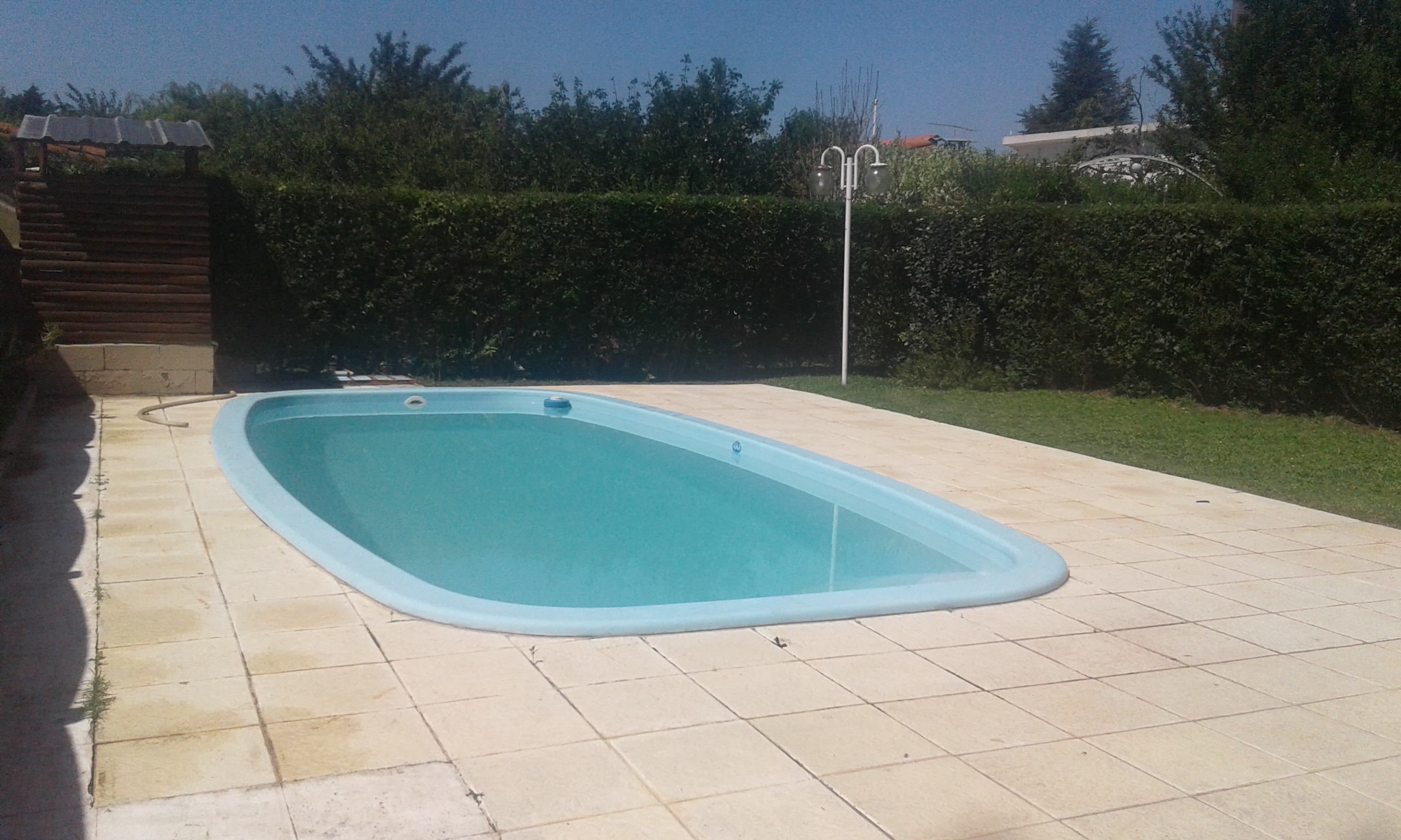 CHALET PARA 6 PERSONAS. CON PATIO. PILETA. COCHERA. PRÓXIMA AL RÍO!! — foto 3