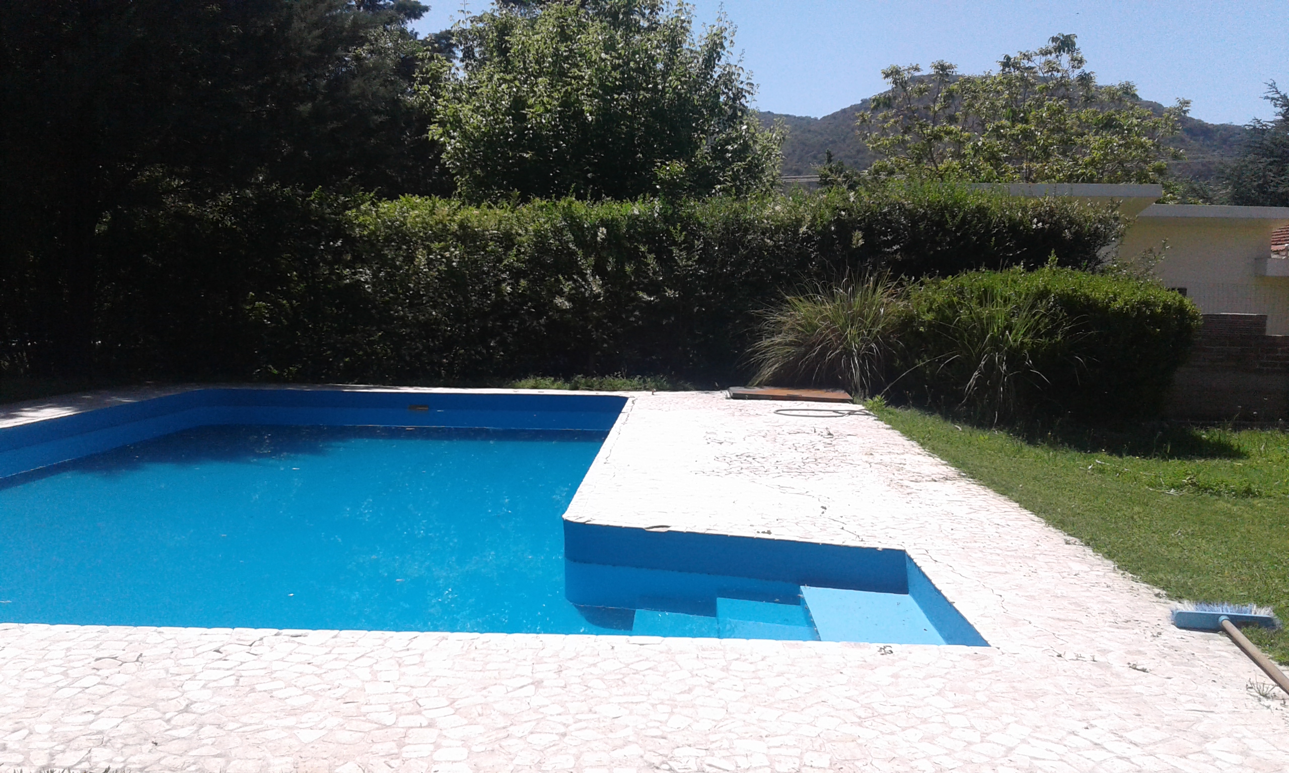 CHALET CON GRAN PARQUE - PISCINA - GALERIA CON ASADOR - PARA 8-12 PERSONAS — foto 2