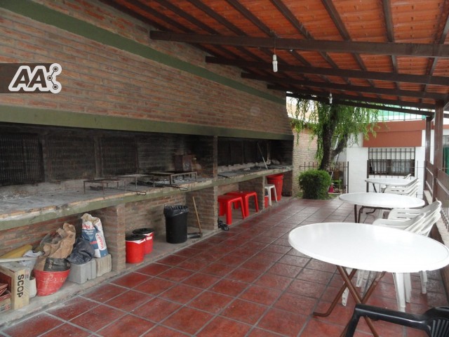 DEPTO EN COMPLEJO CON PISCINA - QUINCHO - ASADORES - FRENTE AL LAGO SAN ROQUE - PARA 5 PERSONAS — foto 2